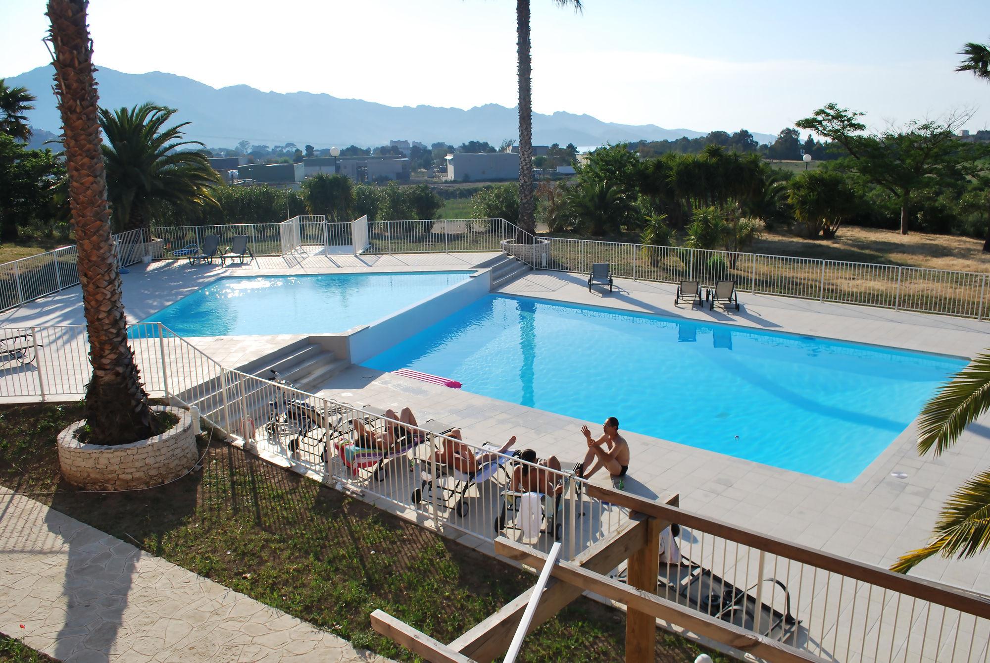Adonis Saint Florent Exterior foto