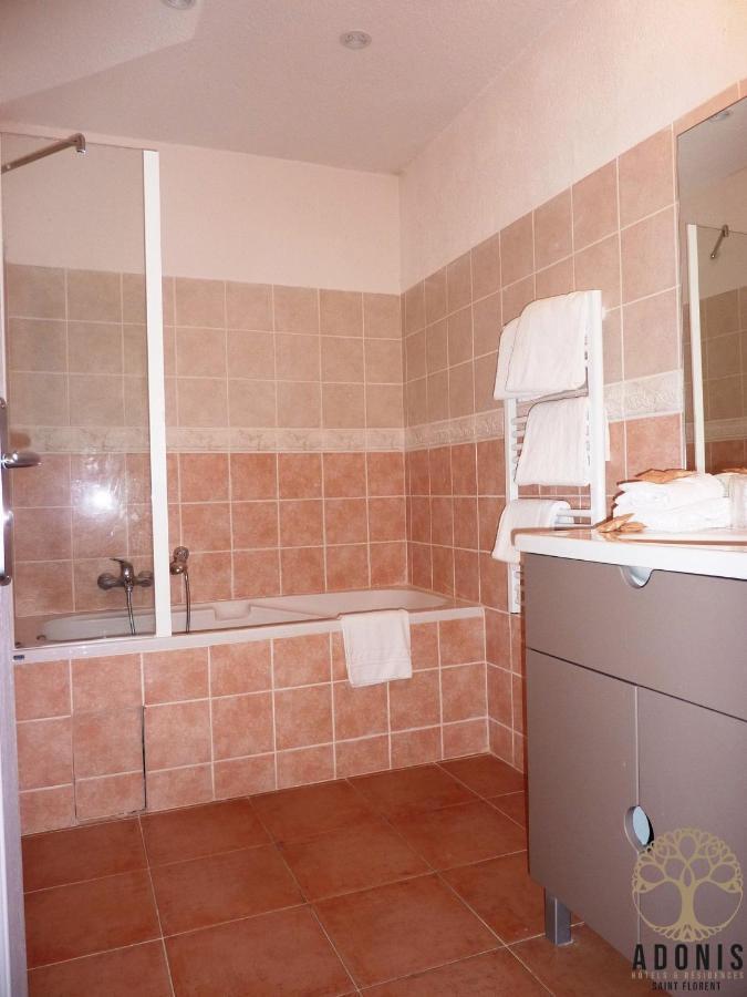 Adonis Saint Florent Exterior foto